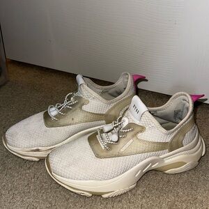 New York 90 Steve Madden Women’s Shoes